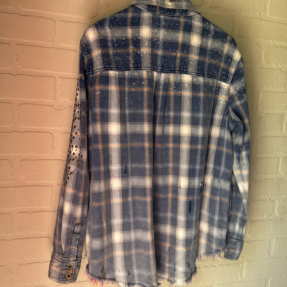 Free People Shacket Deconstructed Shirt Jacket medium distressed plaid flannel - Picture 5 of 8